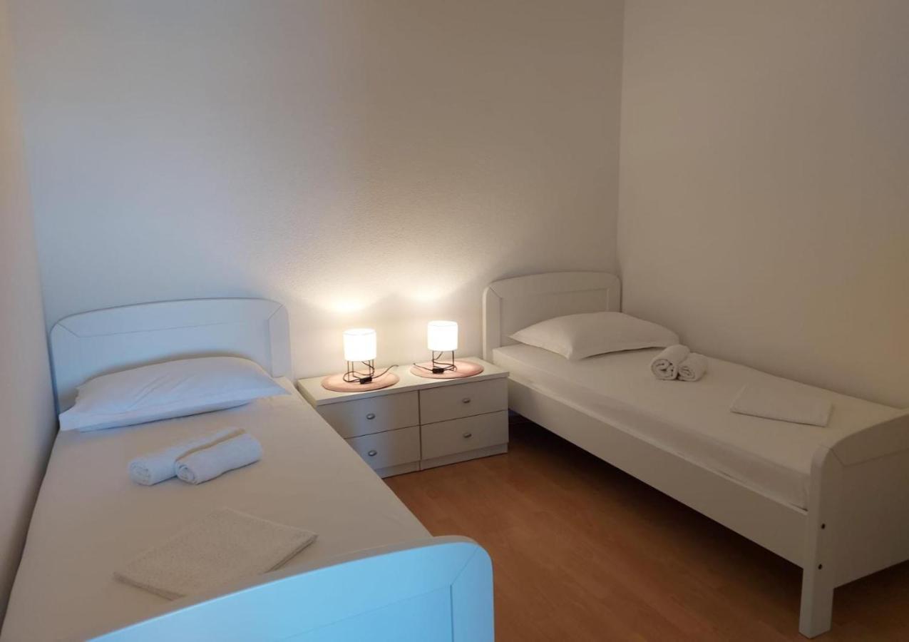 Apartments Gojevic Bol Eksteriør bilde